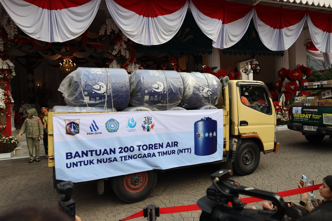 PAM JAYA Salurkan 200 Toren Air untuk Warga Terdampak Gempa NTT, Wujud Solidaritas dari Jakarta